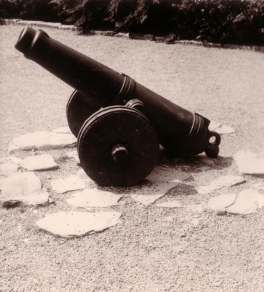 Kleine Kanone vor der "Schloßmühle"