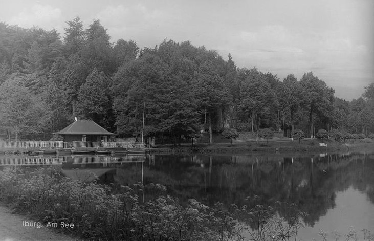 Ansichtskarte mit Blick auf das Verkaufshuschen, vor 1958