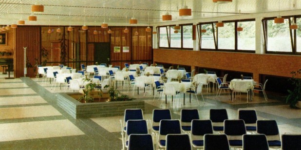 Blick in den westlichen Teil der Wandelhalle