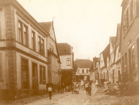 Groe Strae von unten nach oben, links 2. Haus von unten: Haus Wedekmper, um 1900